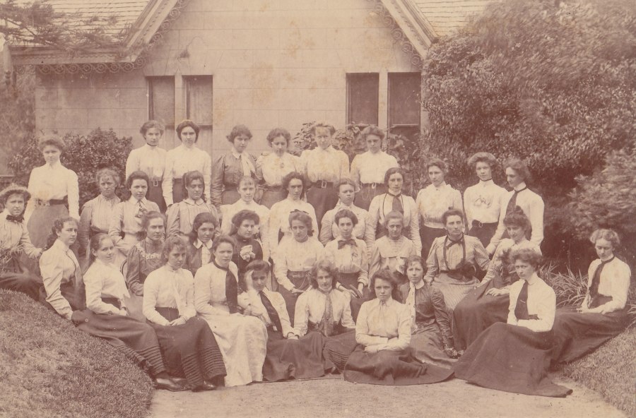 Ascham Senior Students 1901, Dossie Whiting back row 3rd from left with dark blouse
