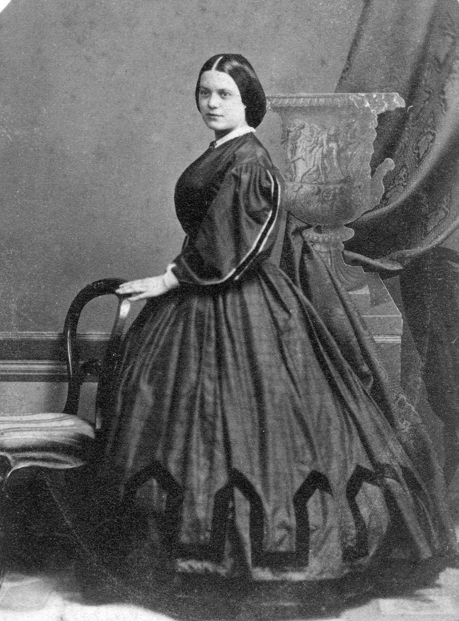 Emily Gibbons Connor 04B 001